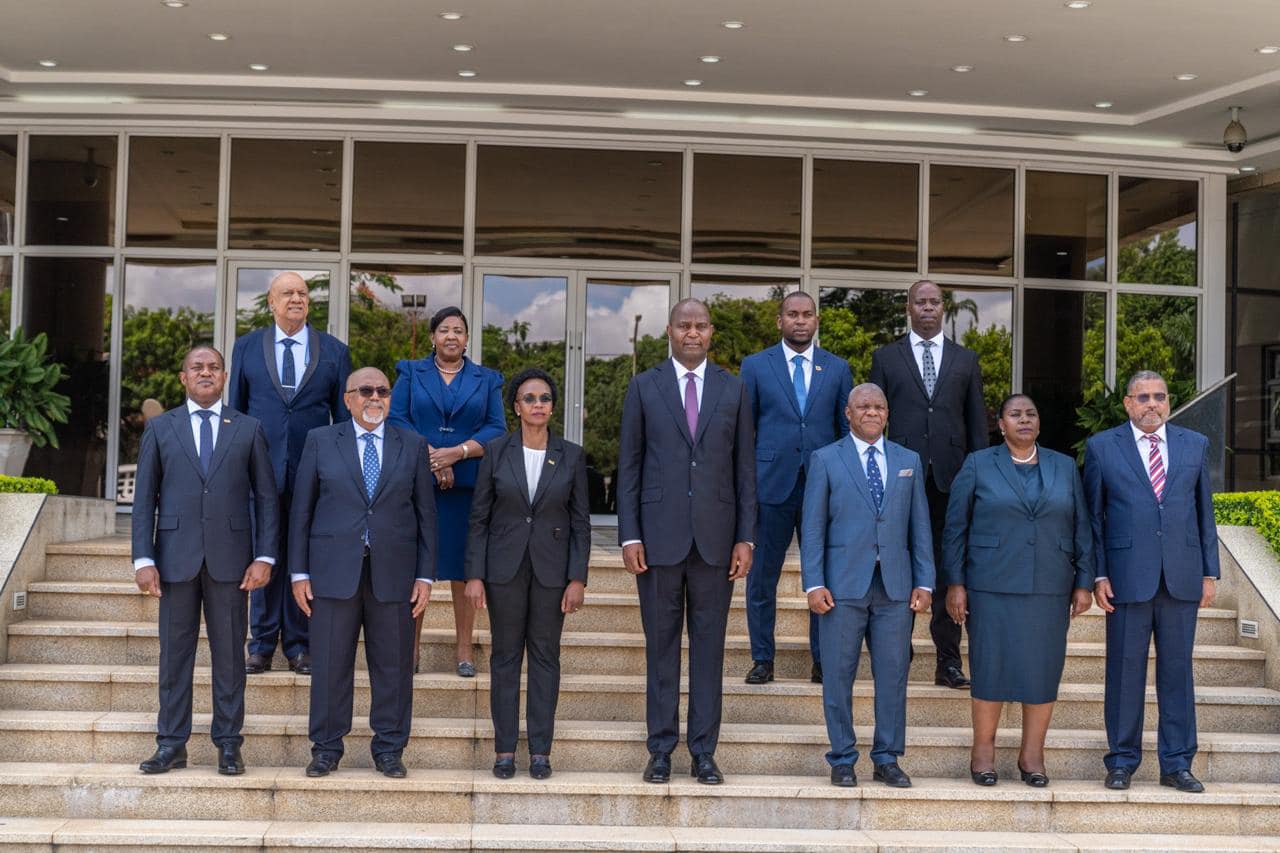 Time to end the muddle of provincial government