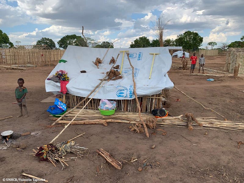 Renamo politician kidnapped by gang in police uniforms; New system for electronic bank payments launched