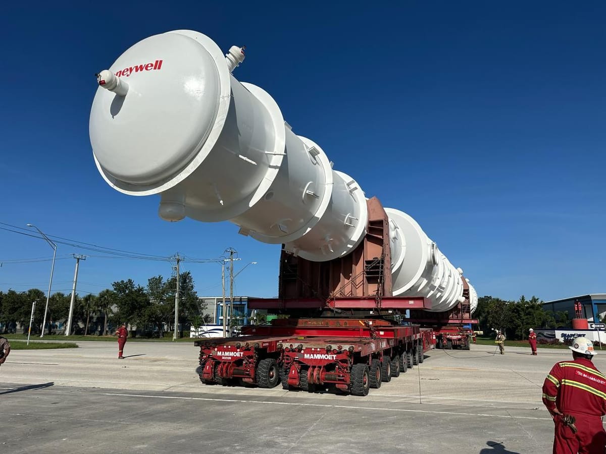 Whose side is Paulo Chachine on?